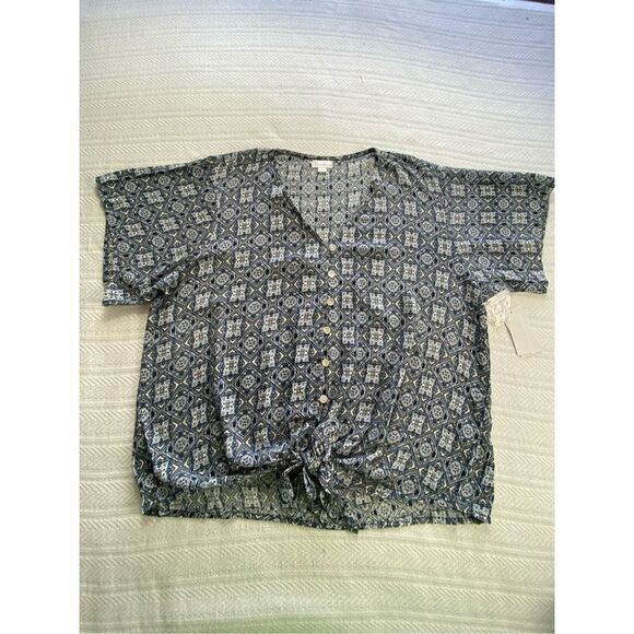 Cabana Cay Womens SMALL  Tile Print Short Sleeve Tie Front Top - Picture 2 of 6